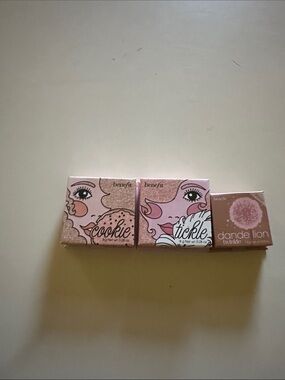 Benefit Mini Highlighter Set in Pink and Gold